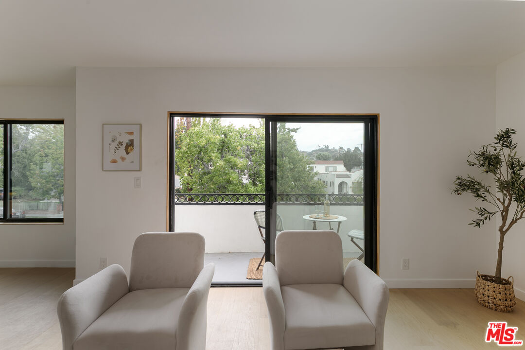 4412 Finley Ave Unit: 5