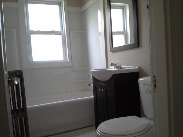29 Gibson Street # 2R