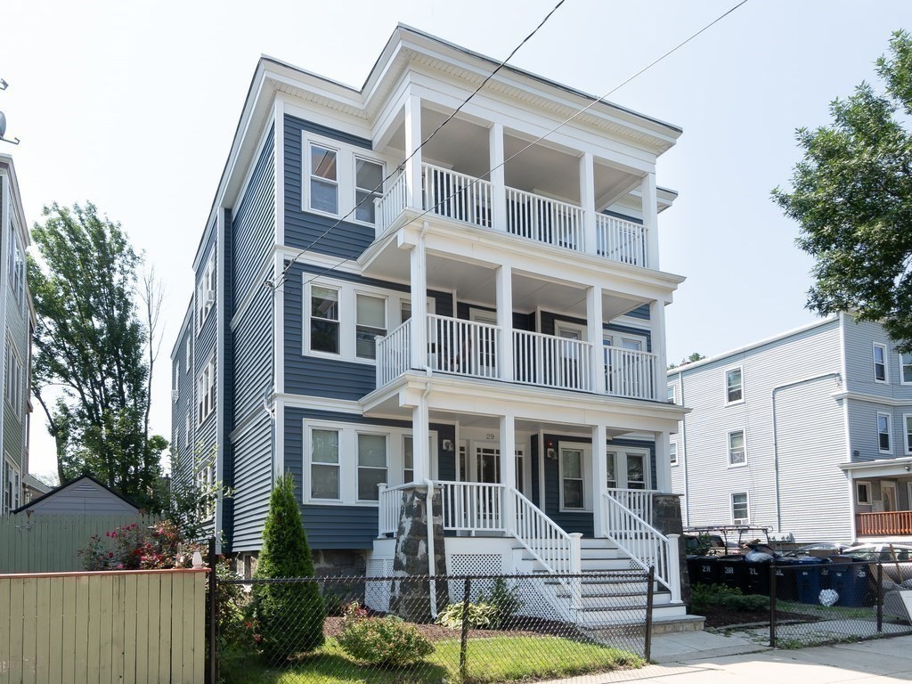 29 Gibson Street # 2R