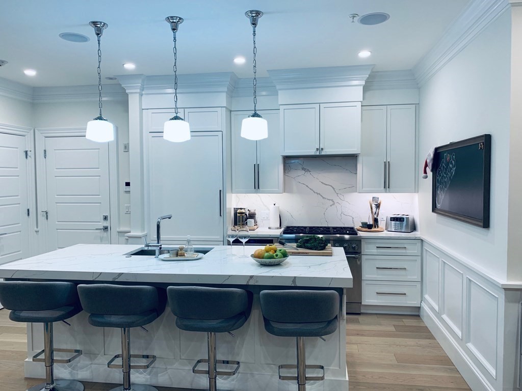 205 E Street Unit: 6-N