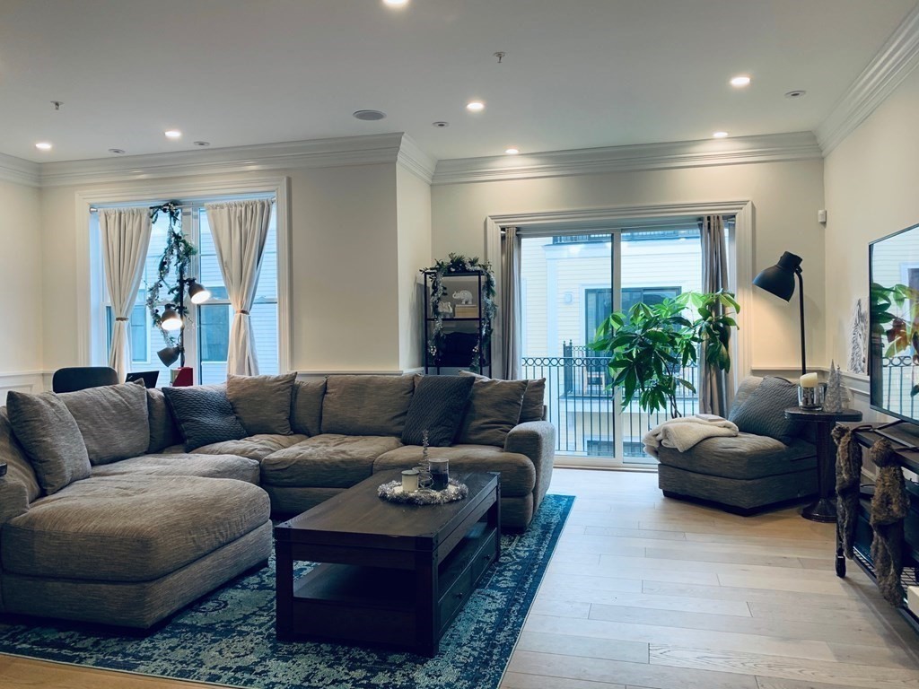 205 E Street Unit: 6-N