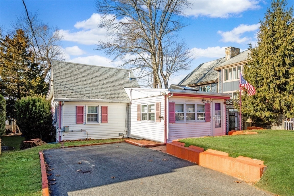 51 Adams Ave