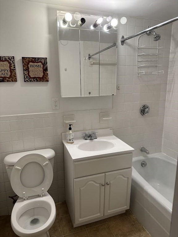 1025 Hancock Street # 1M
