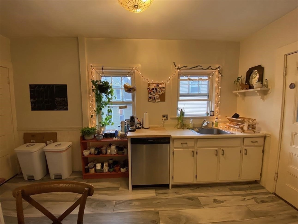 17 Ames St # 1