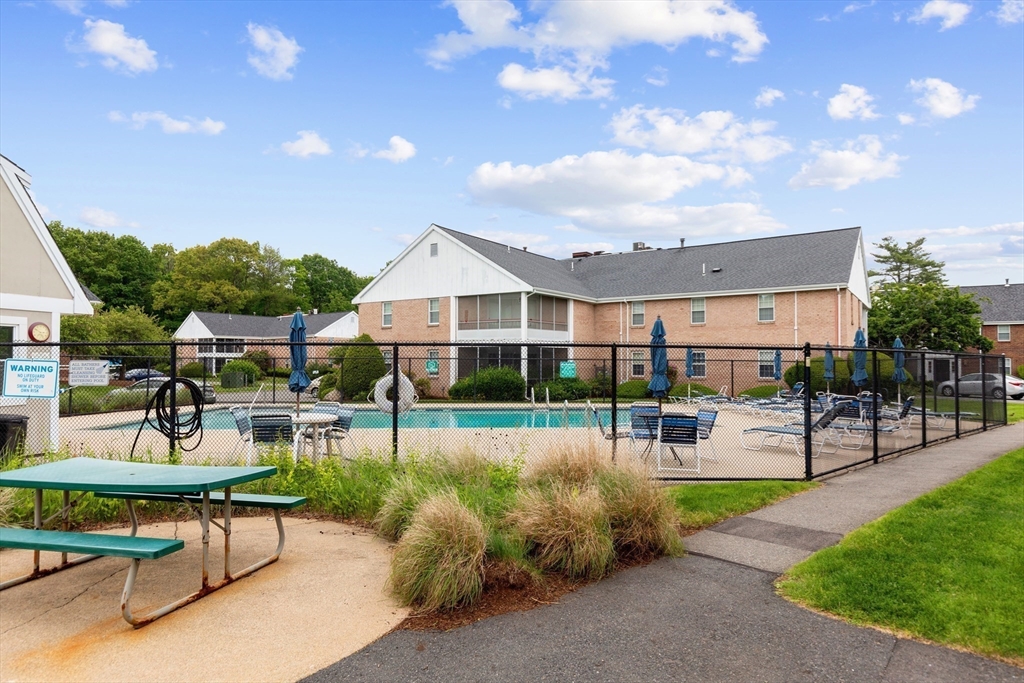 111 Ethyl Way Unit: E