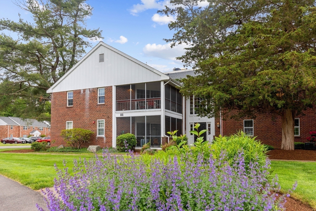 111 Ethyl Way Unit: E