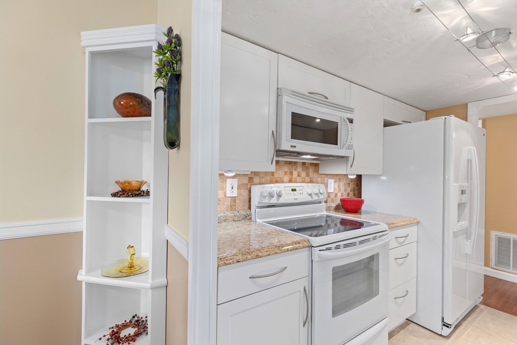 111 Ethyl Way Unit: E