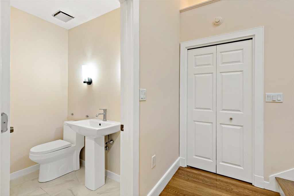 537 Boylston # 537
