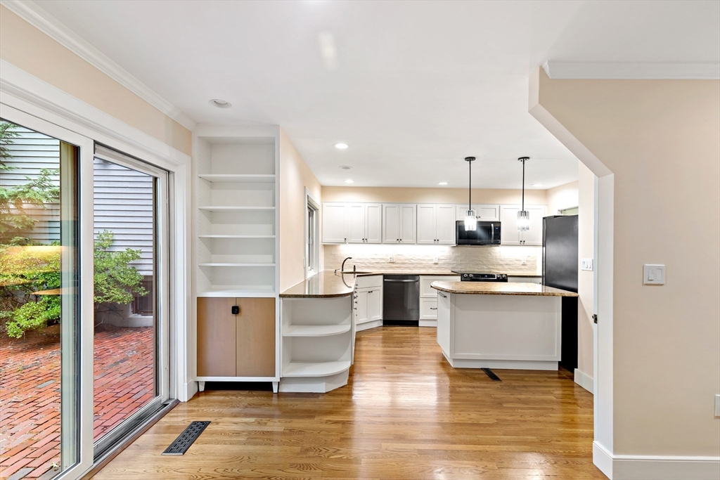 537 Boylston # 537