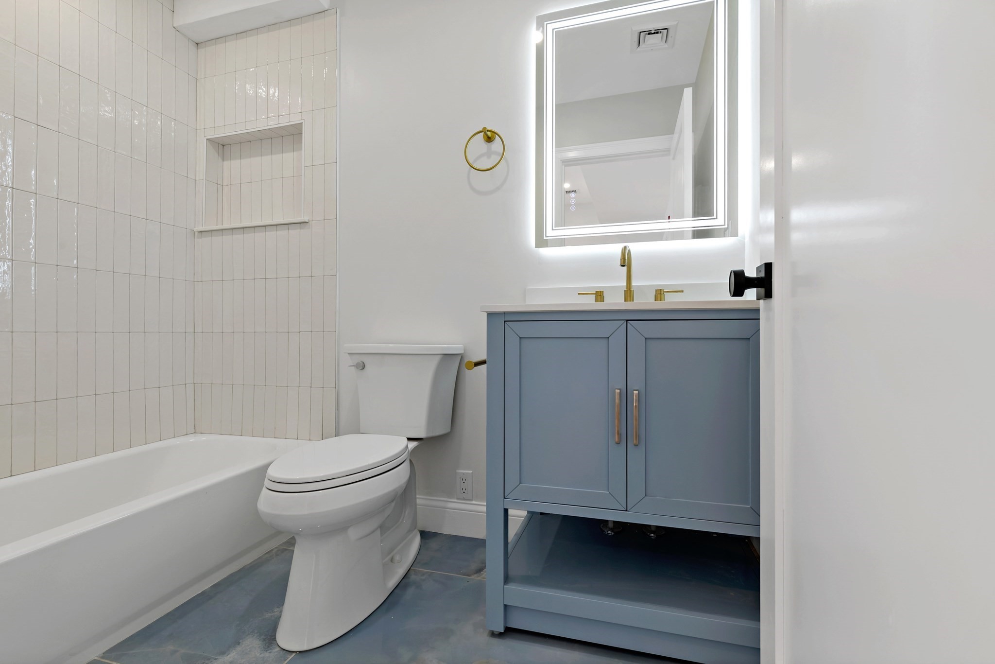 13 Langmaid Ave # 2