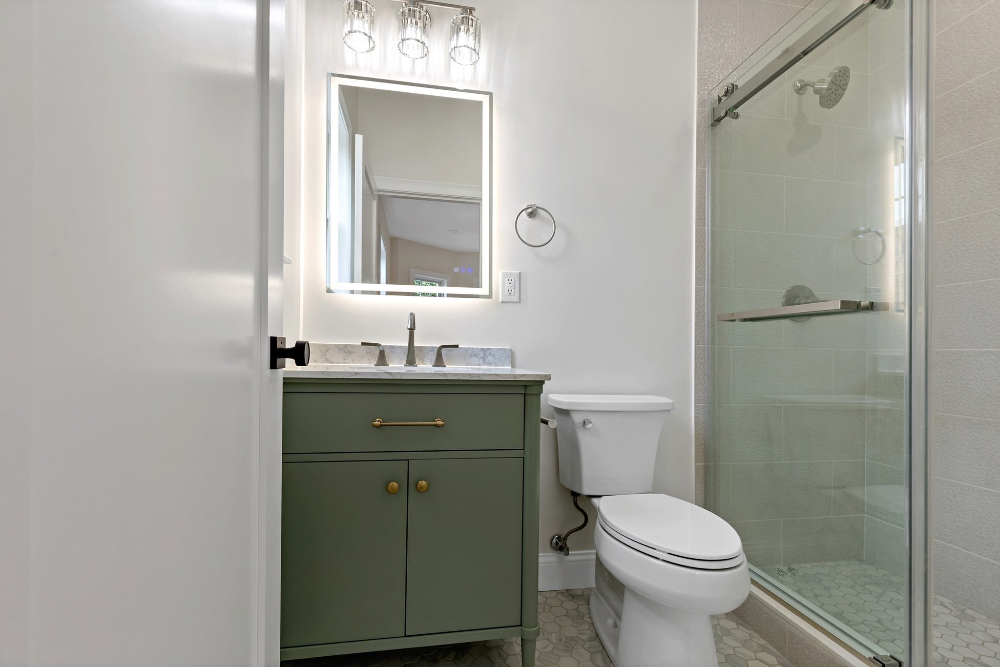 13 Langmaid Ave # 2