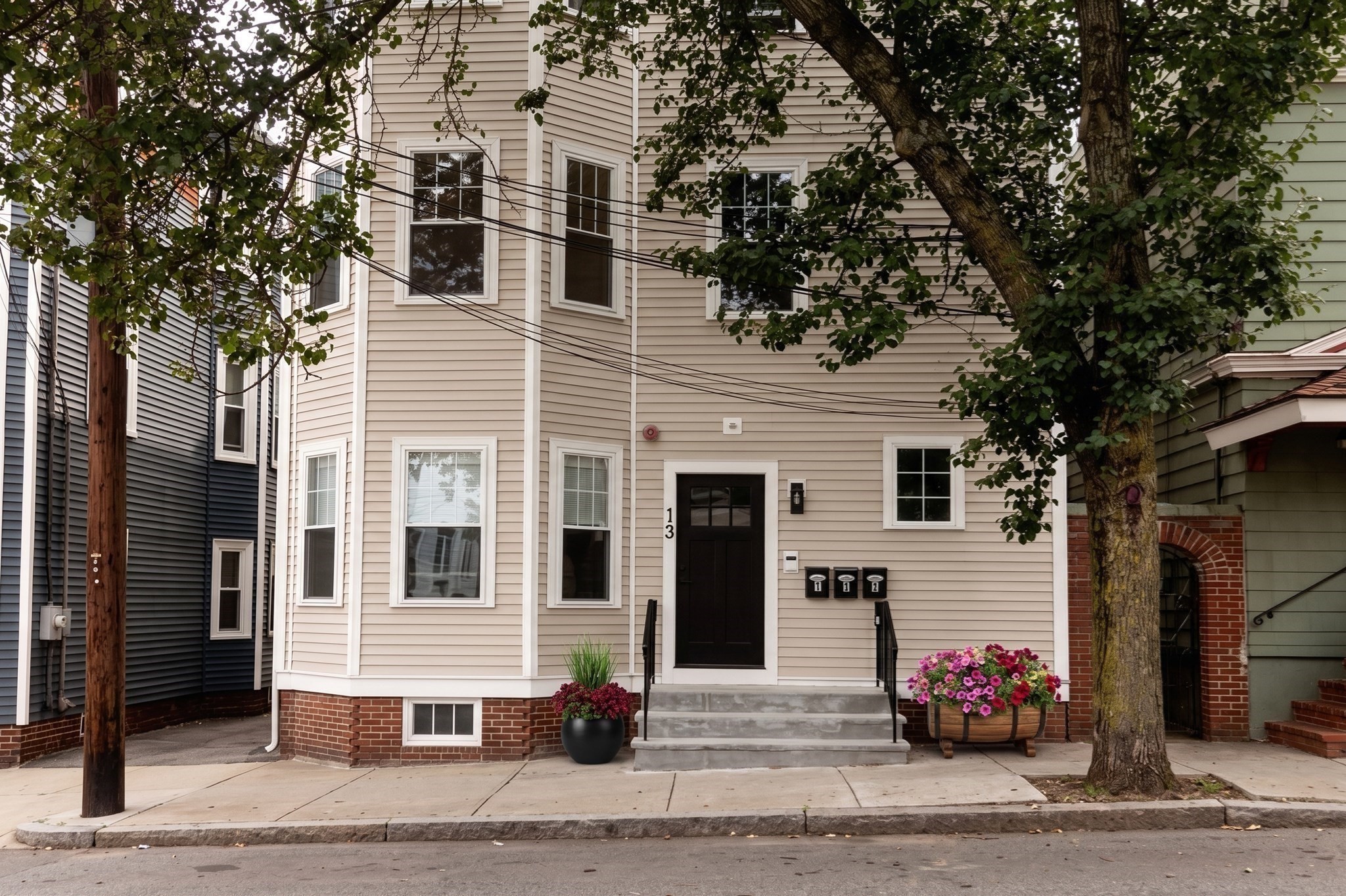 13 Langmaid Ave # 2