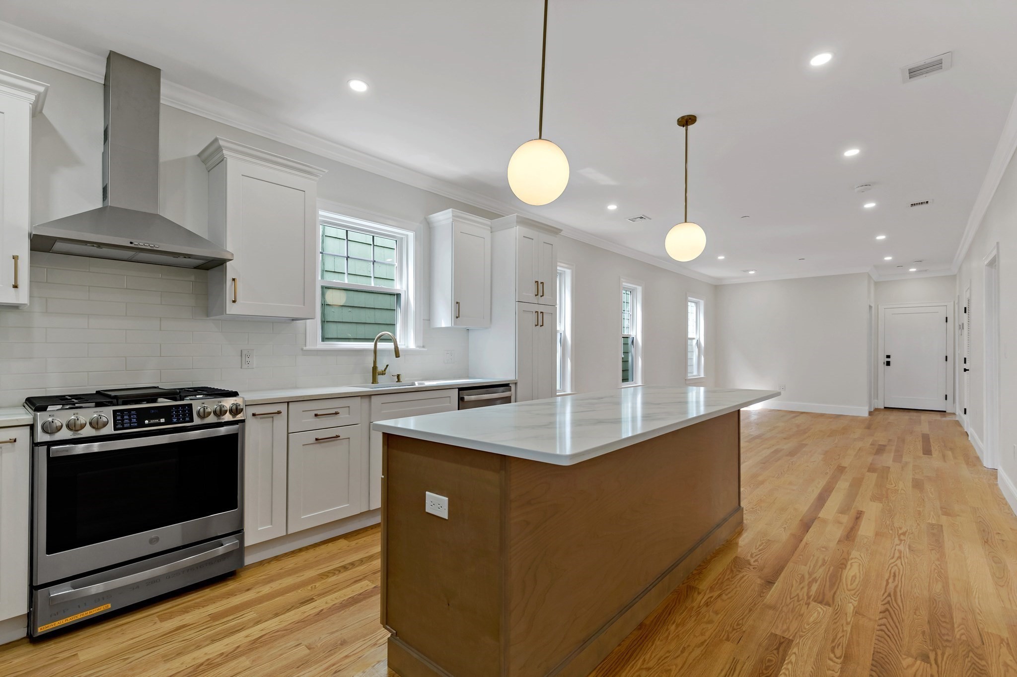 13 Langmaid Ave # 2