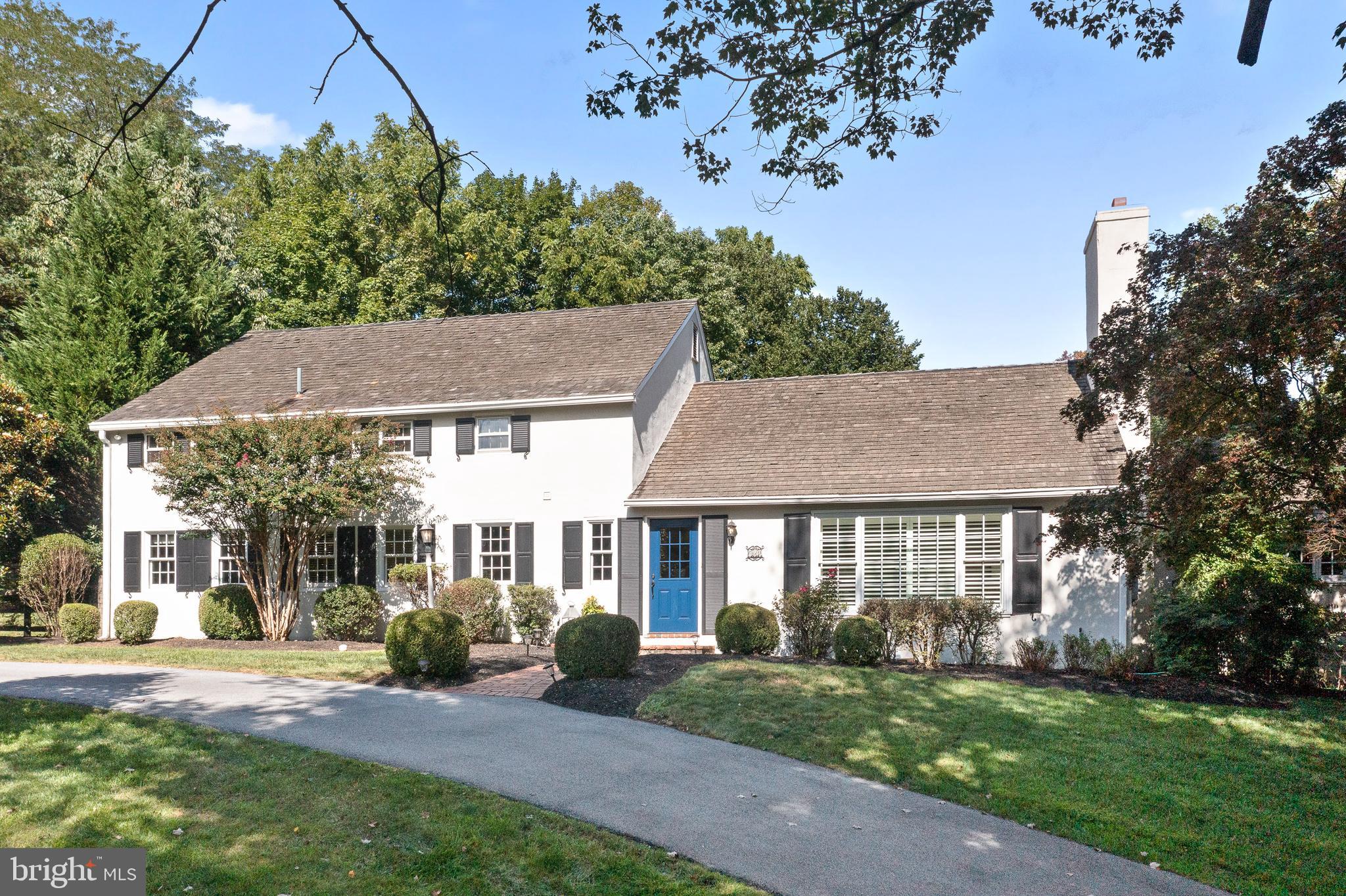 659 Clovelly LANE