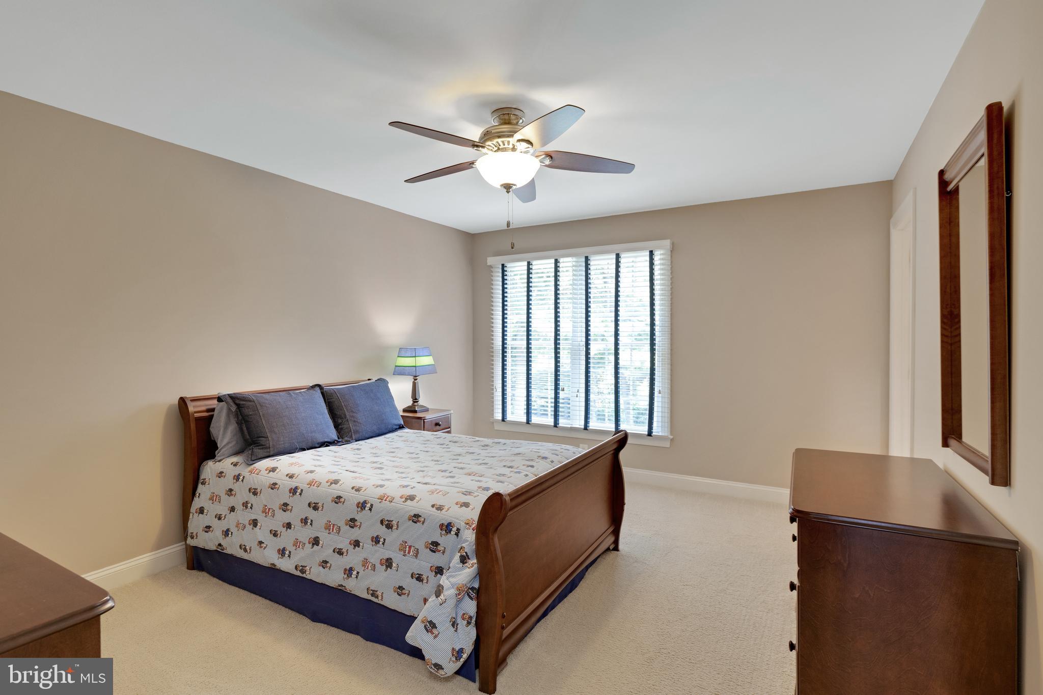 10 Devonshire Ln