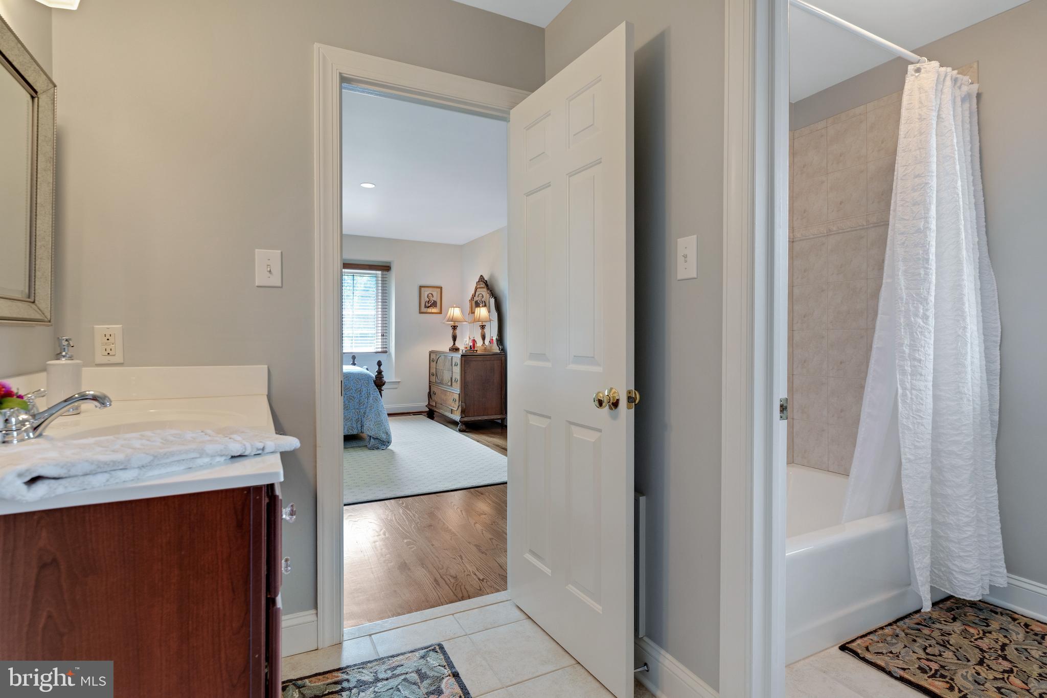 10 Devonshire Ln