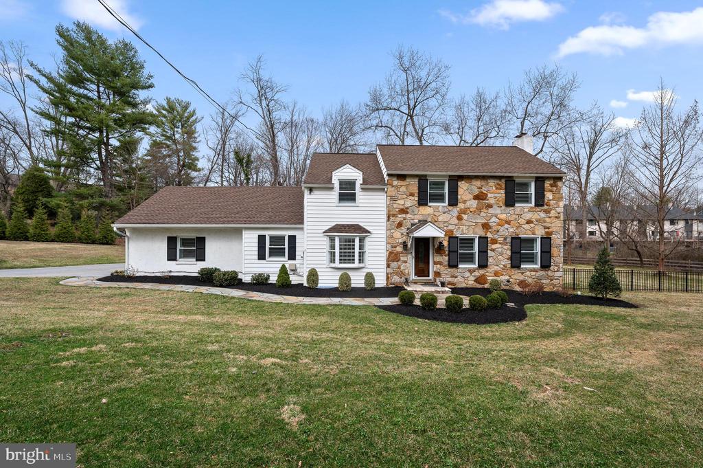215 Darby Rd