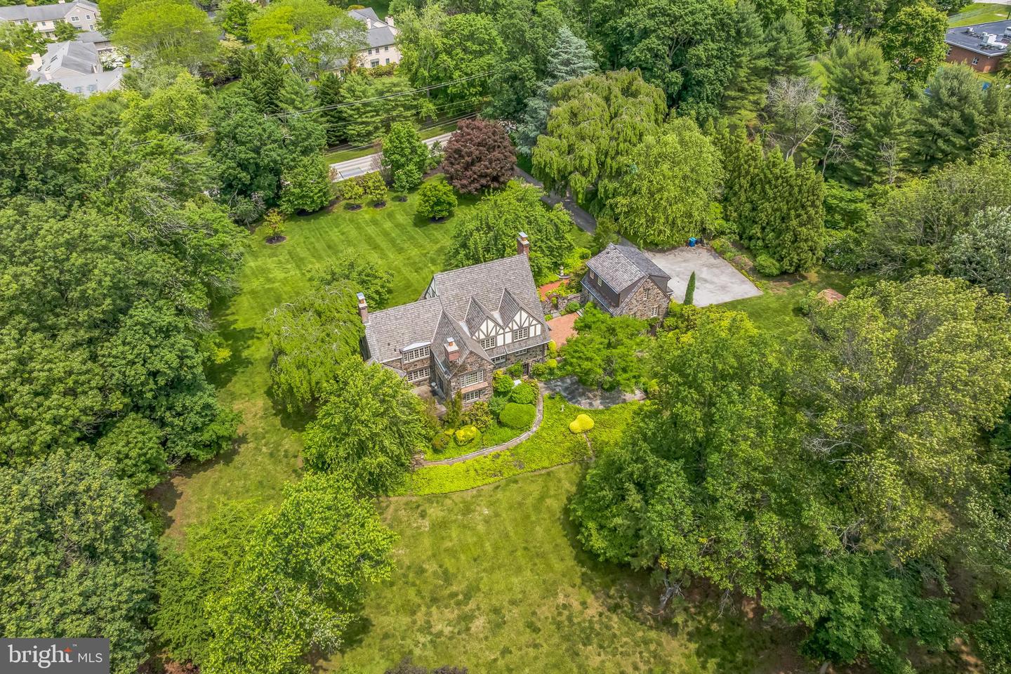 328 Sugartown Rd