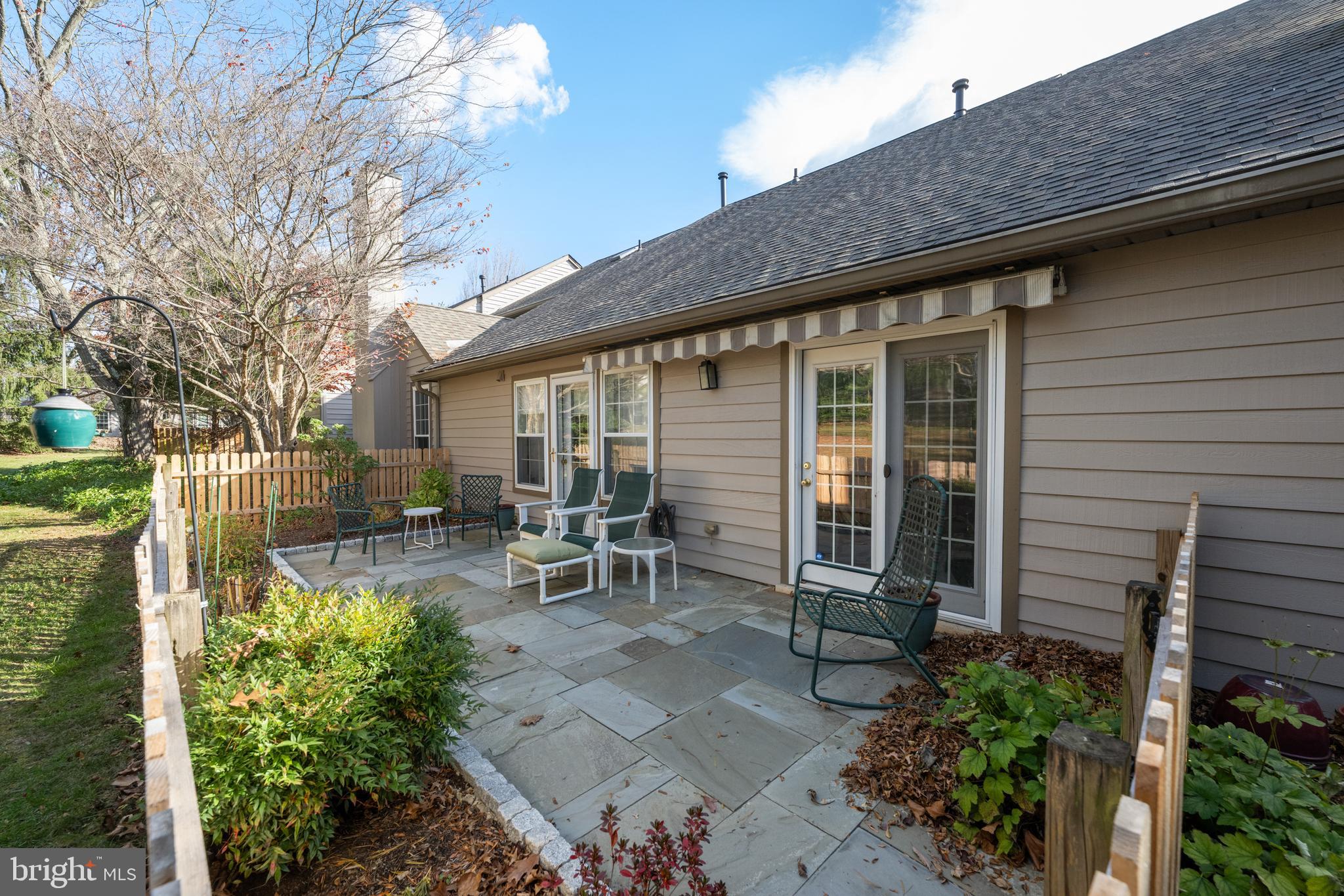 32 MANCHESTER COURT 32