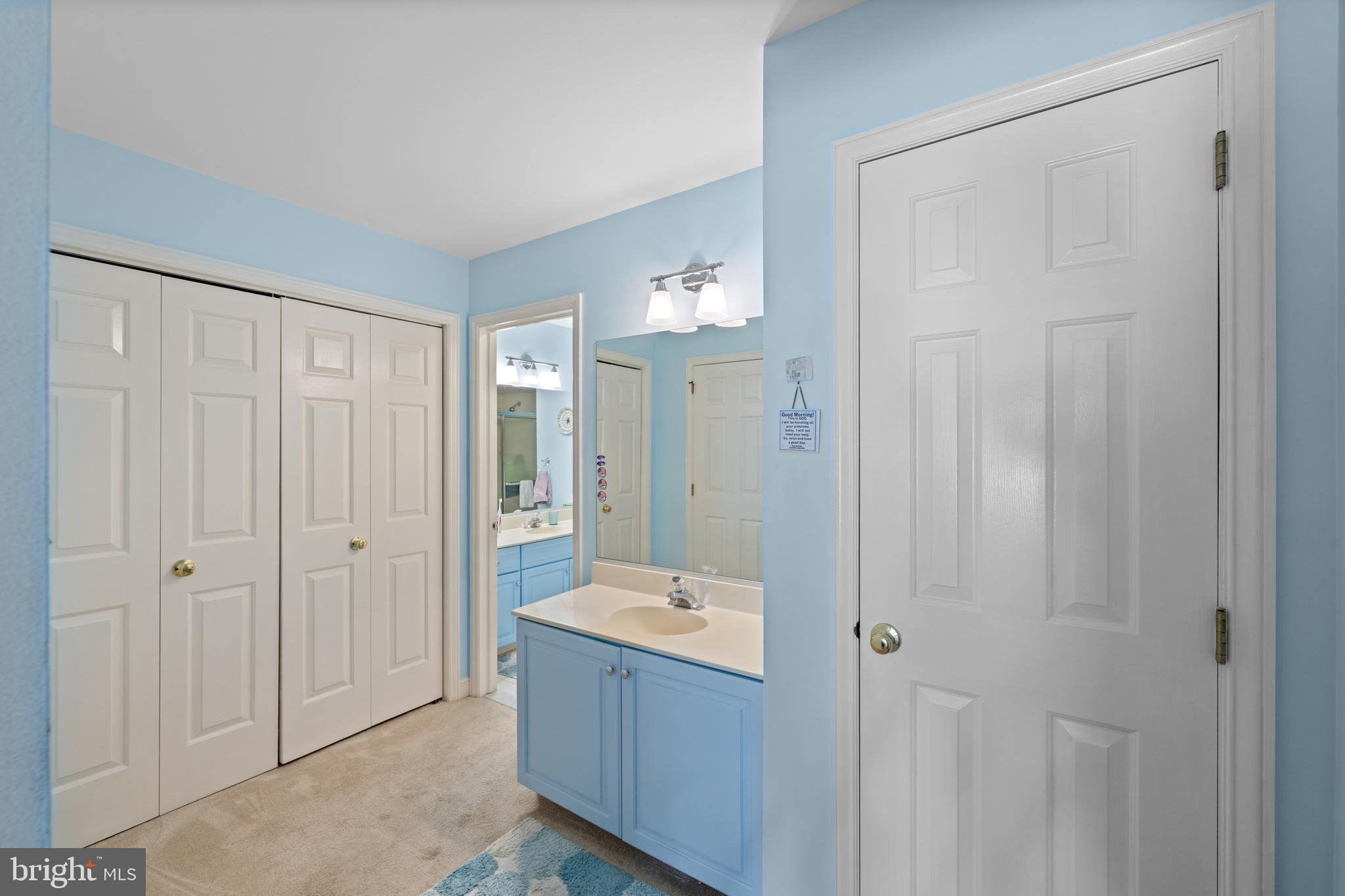 32 MANCHESTER COURT 32