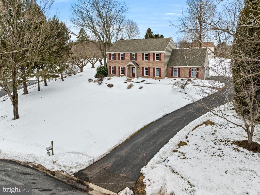 526 BEAUMONT CIRCLE