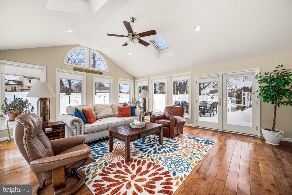 526 BEAUMONT CIRCLE