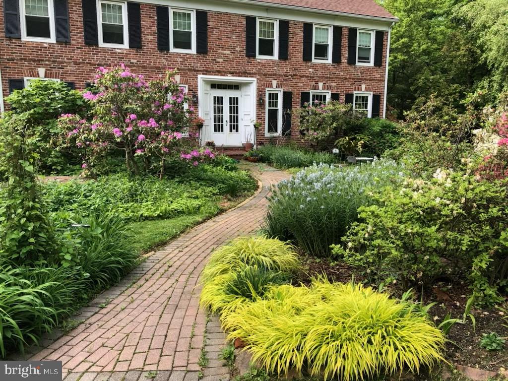 9 FOXCHASE ROAD
