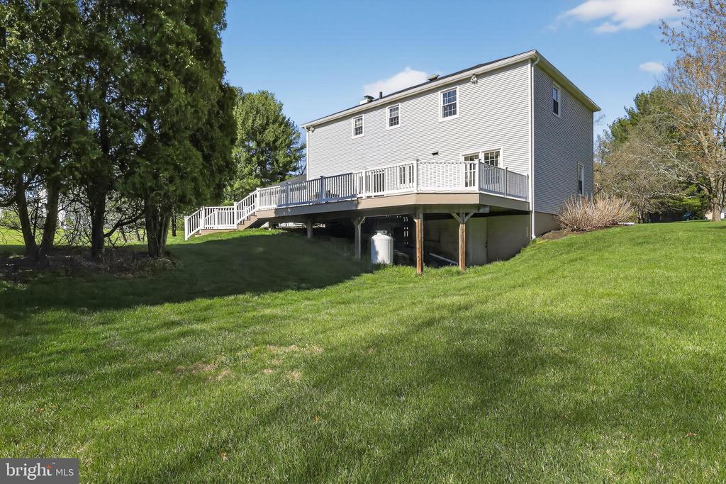 606 LONDONDERRY DRIVE