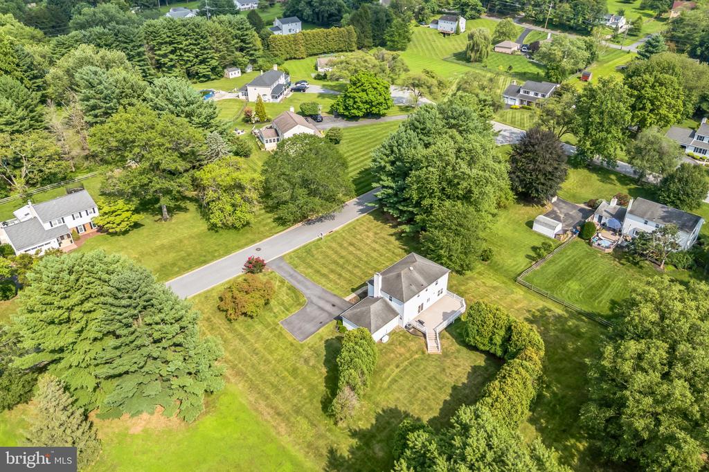 606 LONDONDERRY DRIVE