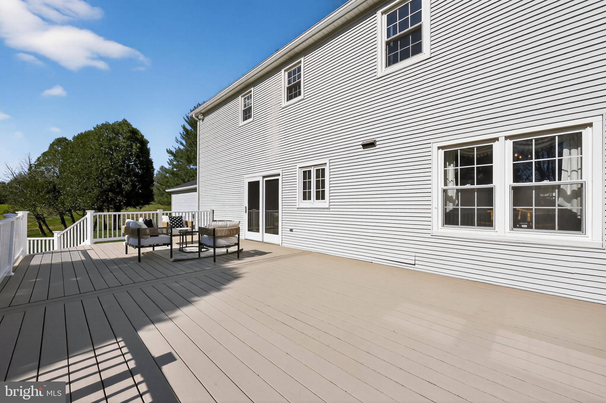 606 LONDONDERRY DRIVE