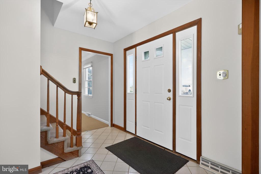 606 LONDONDERRY DRIVE