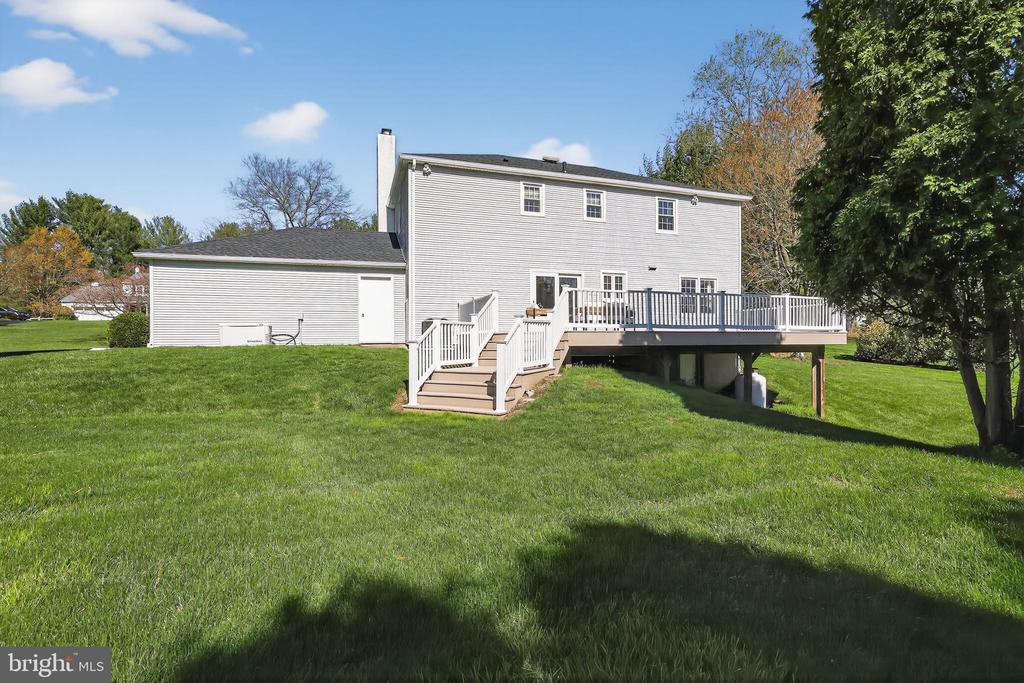 606 LONDONDERRY DRIVE