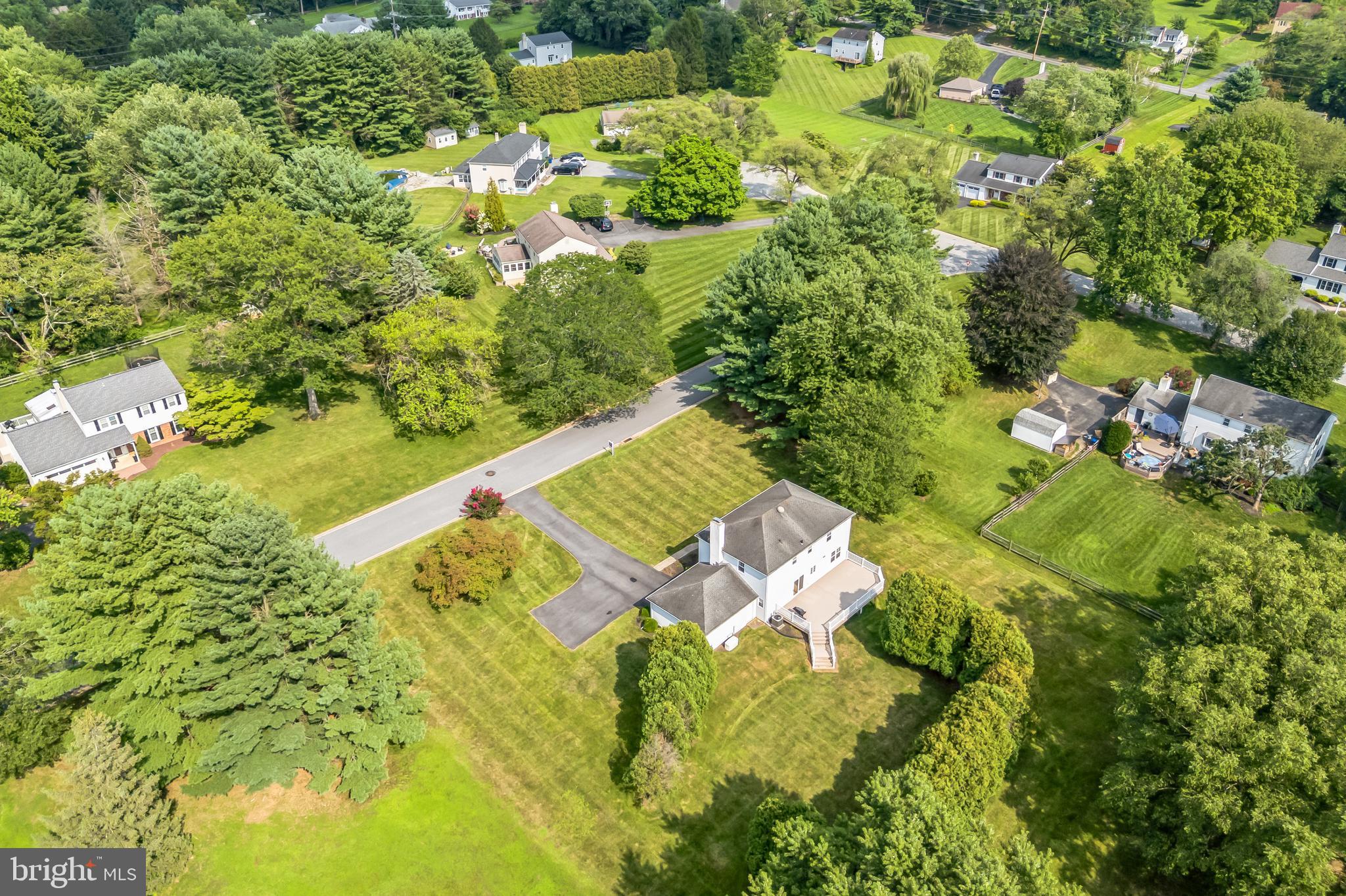 606 LONDONDERRY DRIVE