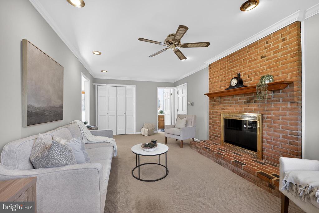 606 LONDONDERRY DRIVE