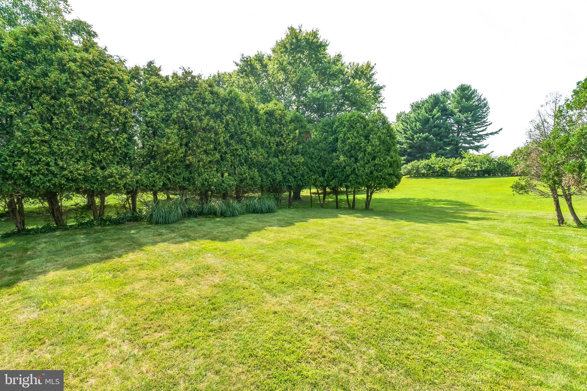 606 LONDONDERRY DRIVE
