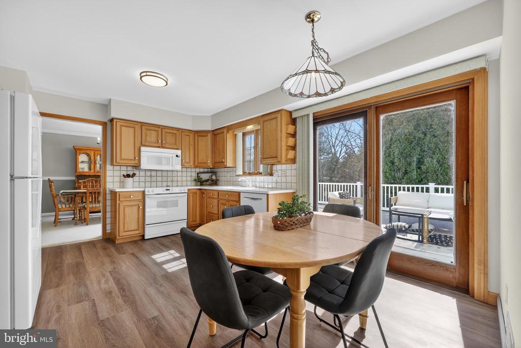 606 LONDONDERRY DRIVE