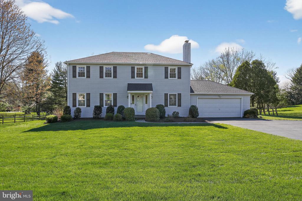 606 LONDONDERRY DRIVE