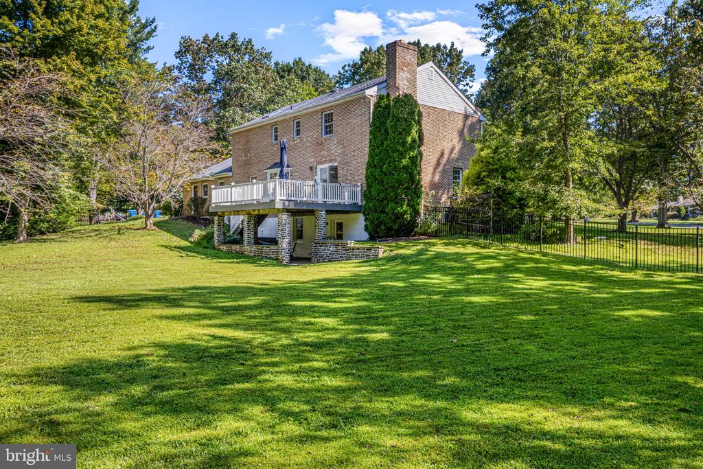 300 MANOR DRIVE