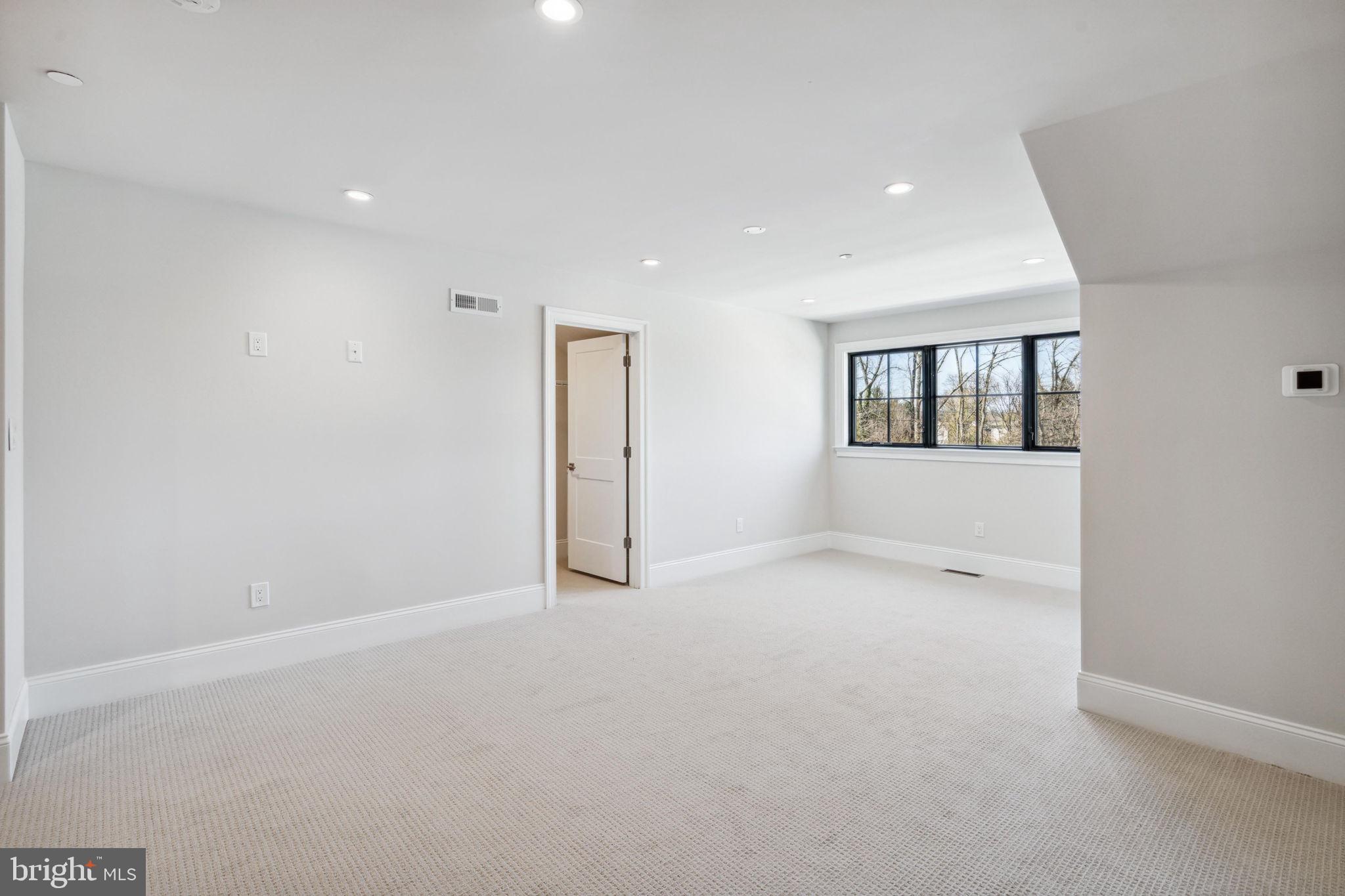 206F N Aberdeen Ave Ave