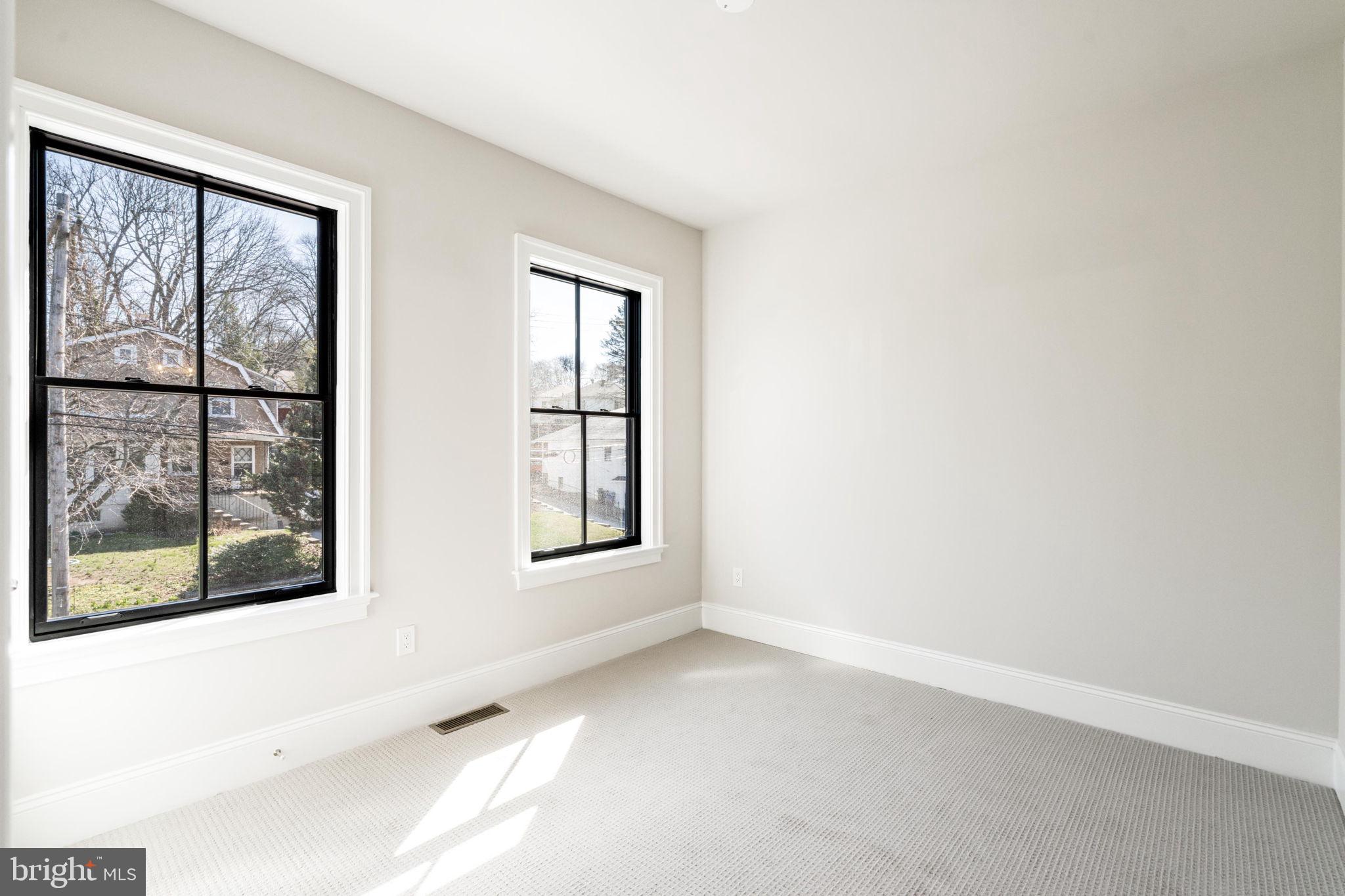 206F N Aberdeen Ave Ave