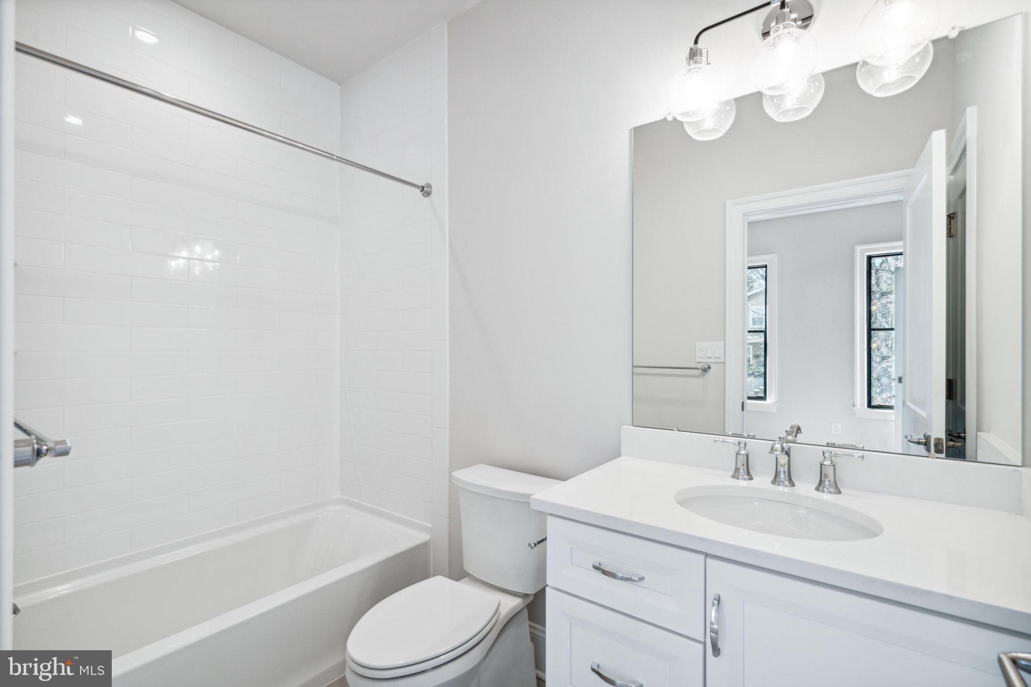 206F N Aberdeen Ave Ave