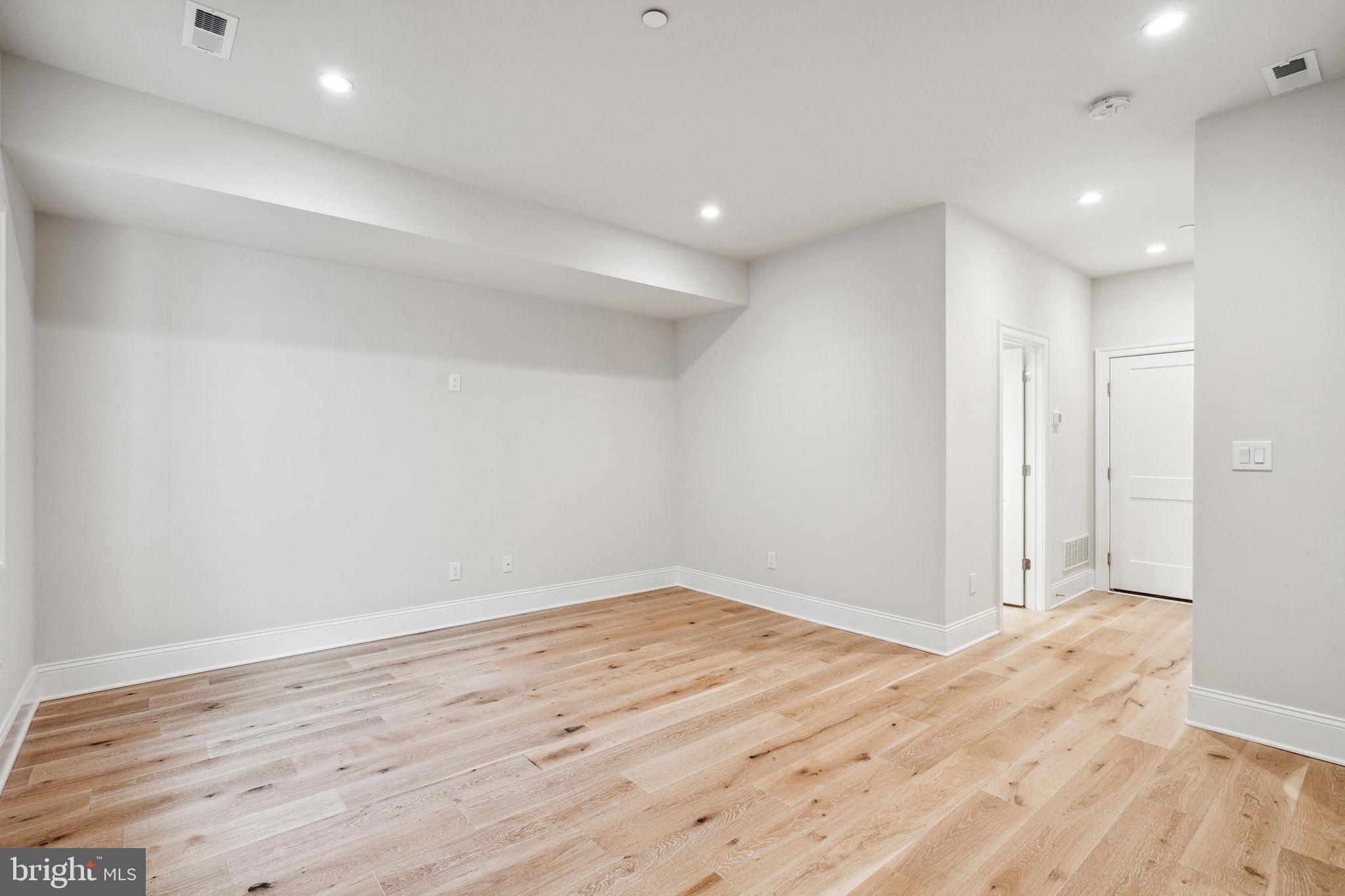 206F N Aberdeen Ave Ave