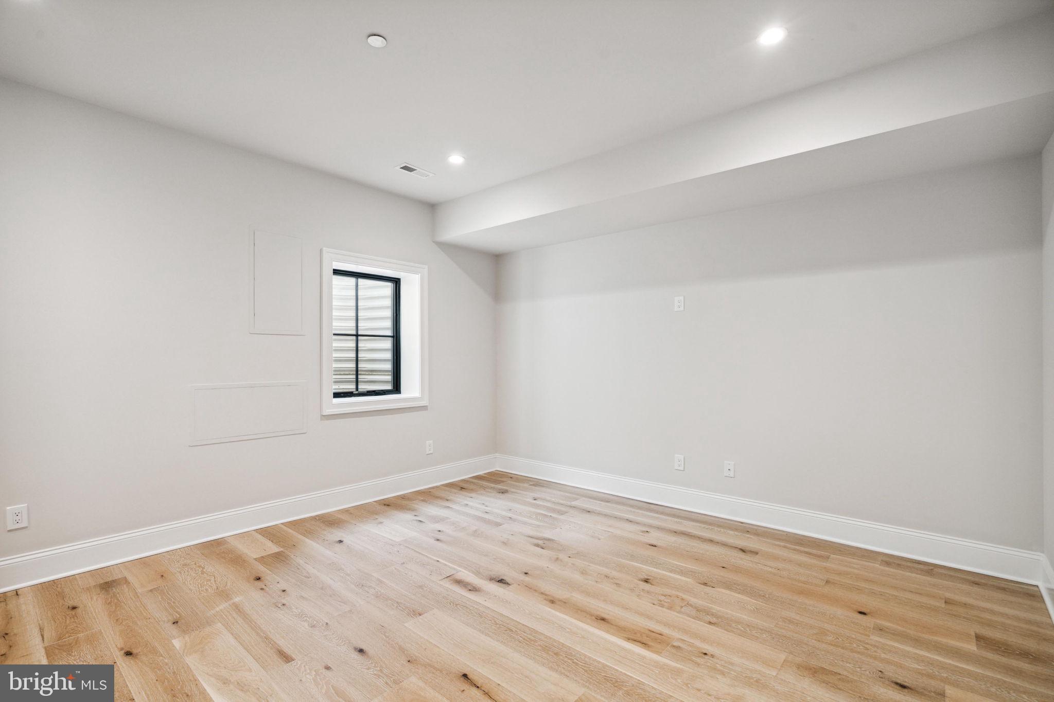 206F N Aberdeen Ave Ave