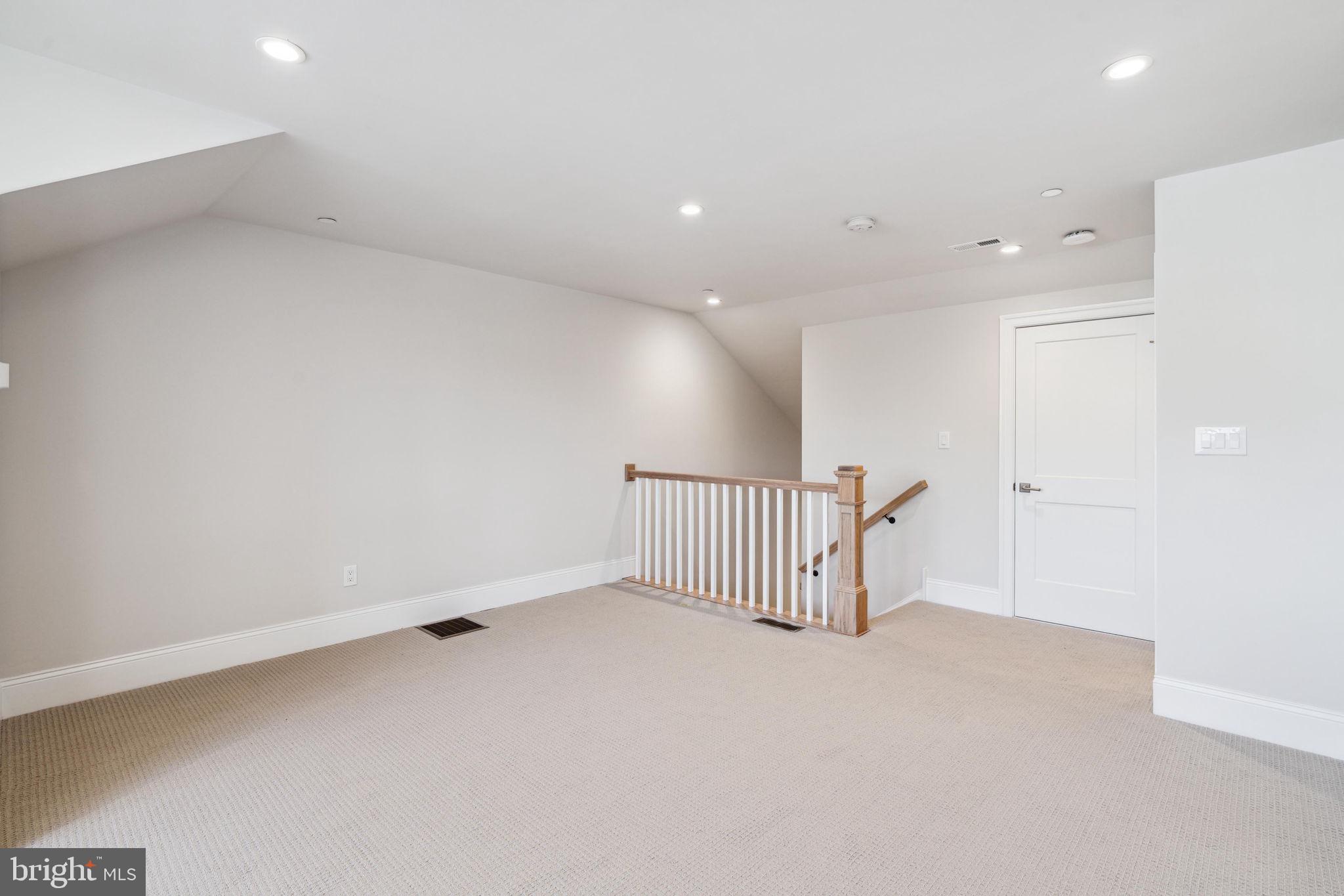 206F N Aberdeen Ave Ave