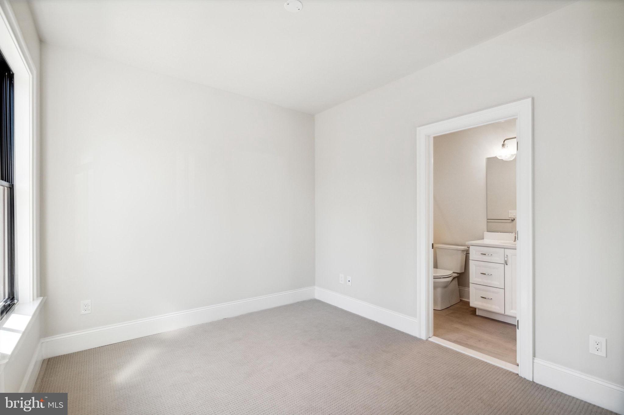 206F N Aberdeen Ave Ave