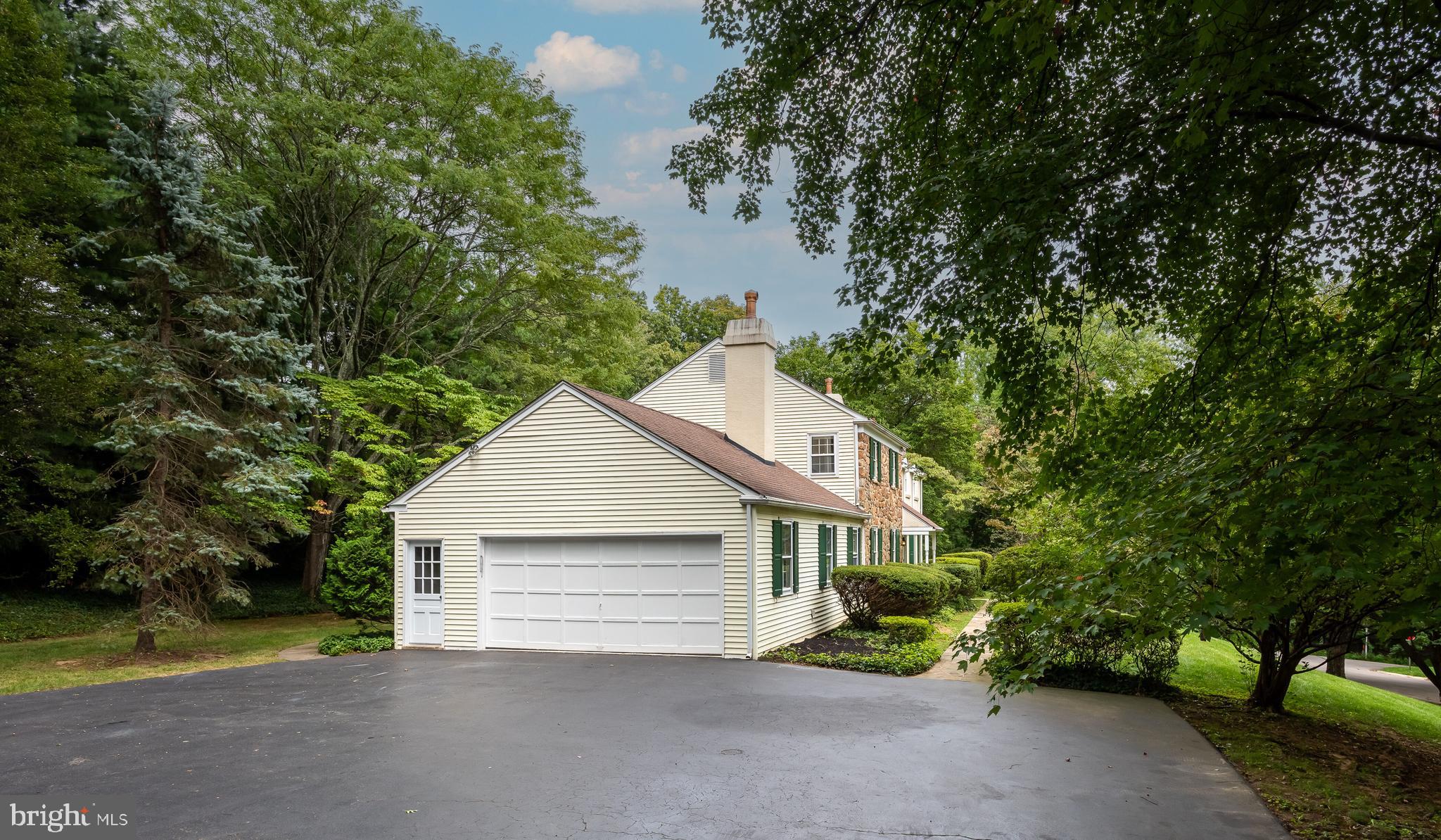 500 Fox Run LANE