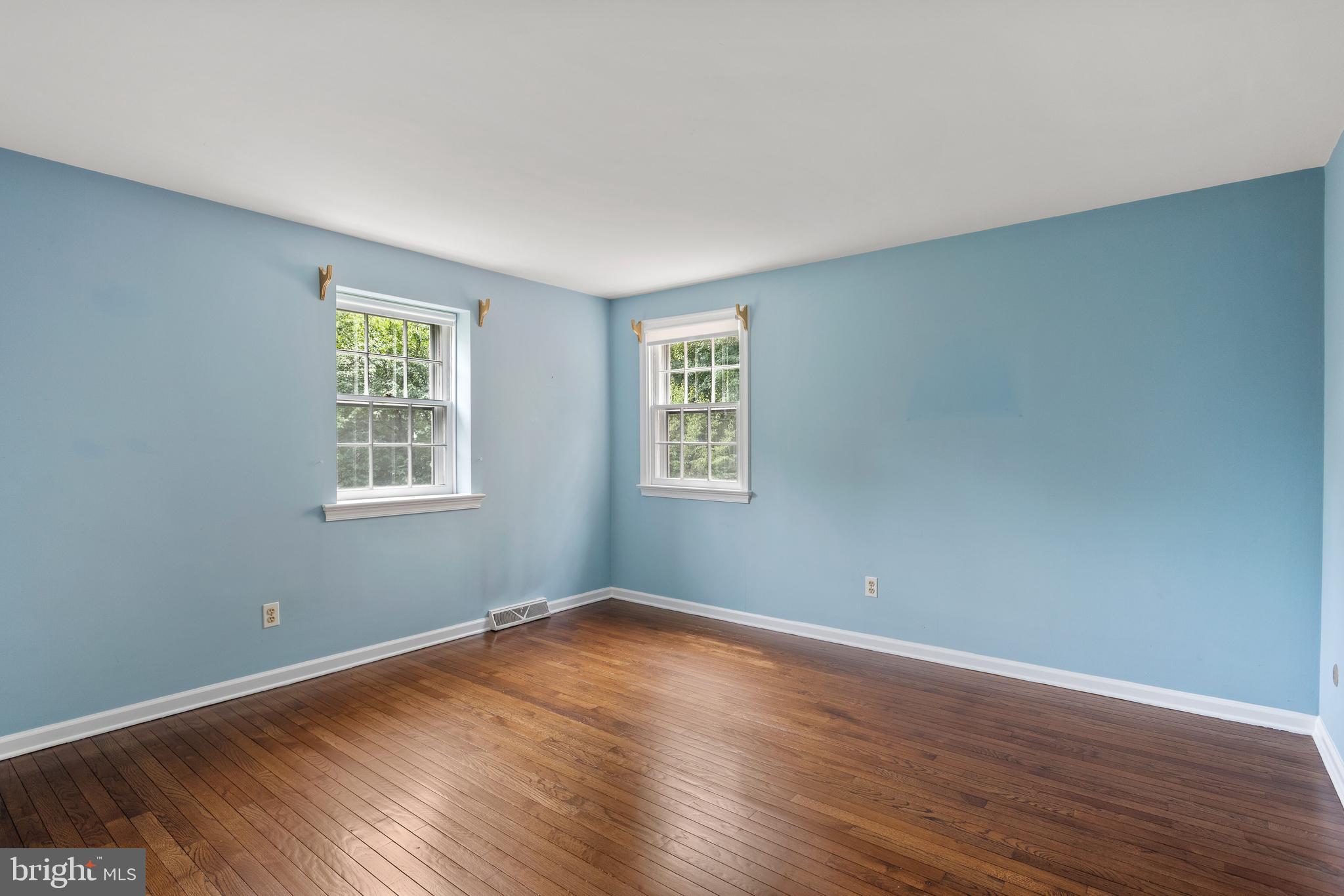 500 Fox Run LANE