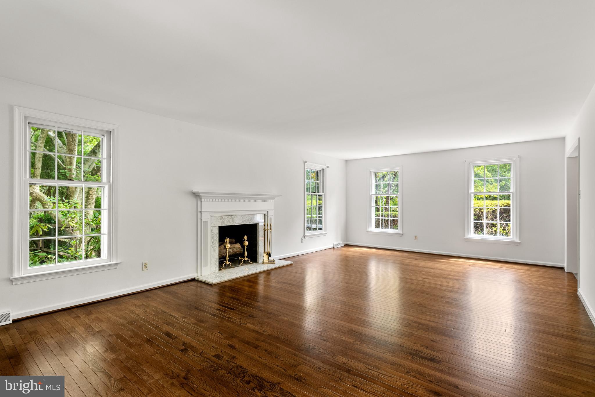 500 Fox Run LANE