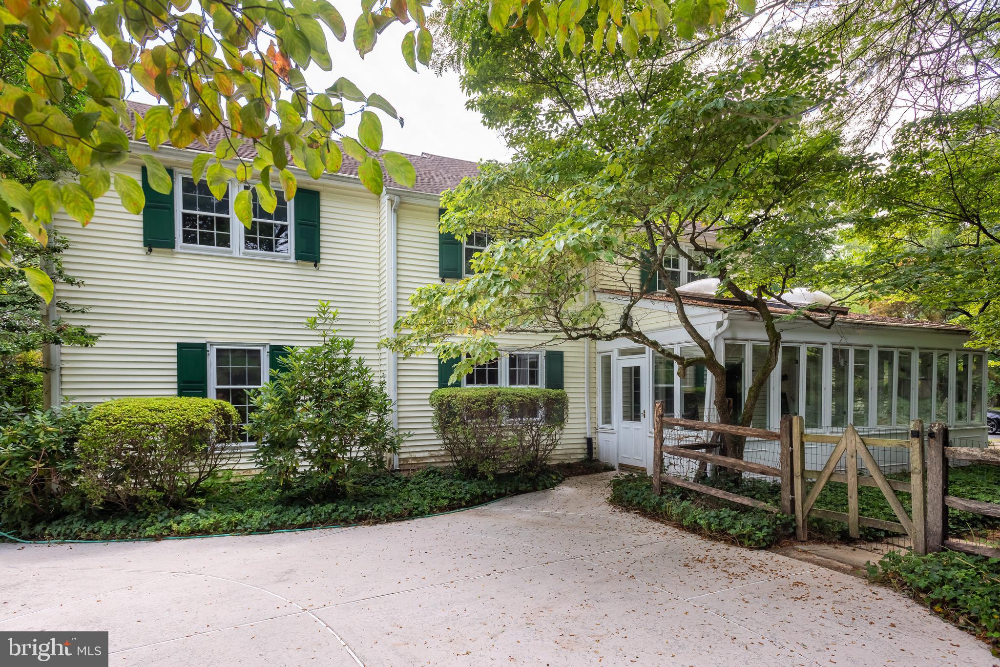 500 Fox Run LANE