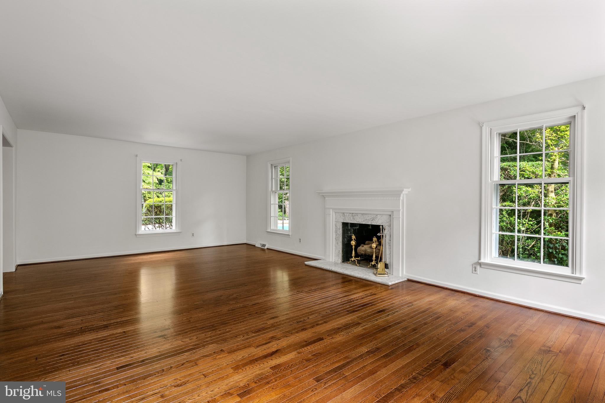 500 Fox Run LANE